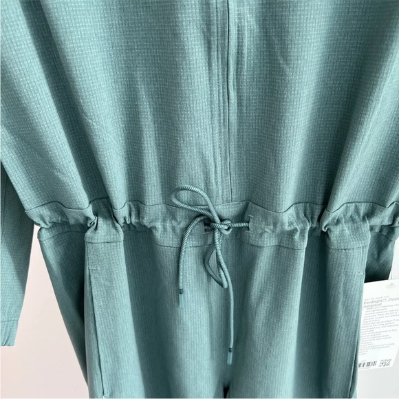 NWT Lululemon Ventlight Zippered Jumpsuit - Picture 4 of 6